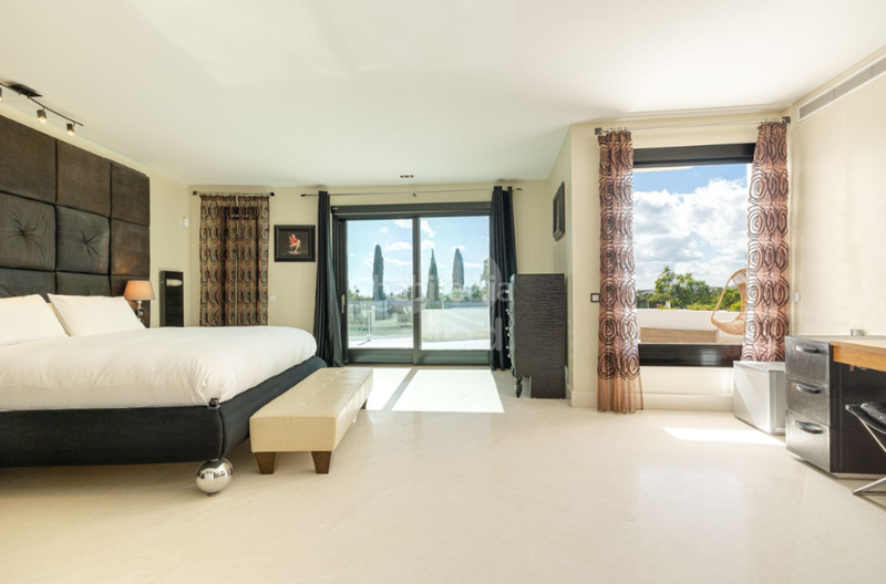Foto f774a1be-bab5-410a-8694-8877f8f605a4. Haus mit pool in Los Flamingos Benahavís