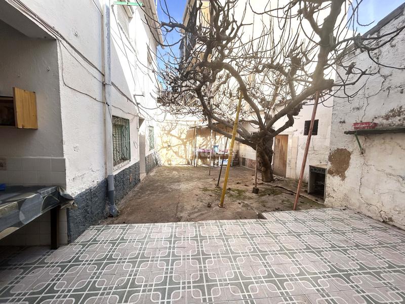 Foto f330bcbf-ba7e-4347-b5f0-b9d07e23979e. Haus mit heizung parking in Velilla de San Antonio