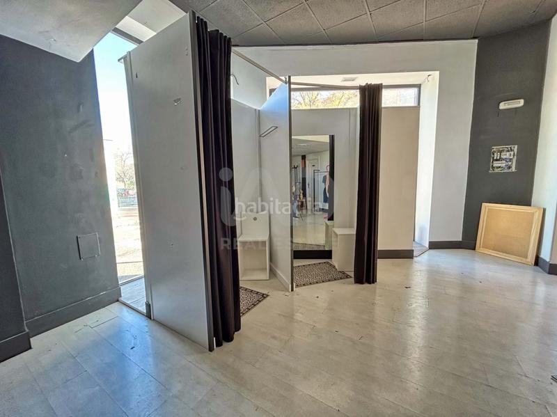 Foto 1527037a-1e32-4a1f-8bf8-ed43e7b56d14. Lloguer local comercial a calle maternidad 1 1 a Ciudad Real