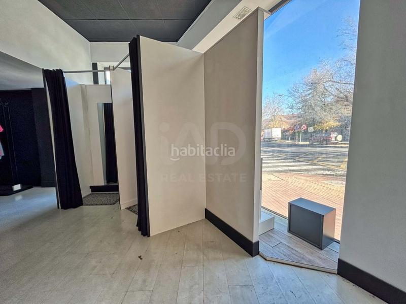 Foto 575a45e4-6ab3-420b-8dd5-da2368530347. Location local commercial dans calle maternidad 1 1 dans Ciudad Real