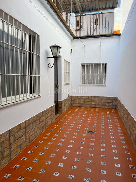 Foto 0b13dda0-e944-4c76-a885-a716eba8da50. Casa a calle lirio 95 a Bollullos Par del Condado