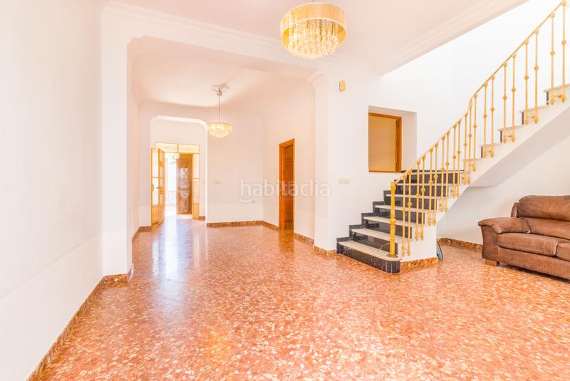 Foto 1751157a-0d24-486b-a2d3-4bcae7d75869. Casa a calle lirio 95 a Bollullos Par del Condado