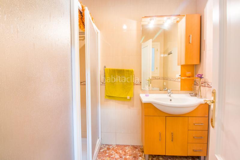 Foto 671209e3-deef-44b8-91f8-e3c69f723ef4. Casa a calle lirio 95 a Bollullos Par del Condado