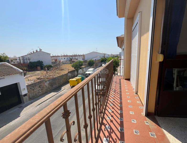 Foto ab43bd32-5afc-497b-a181-c9e56893f646. Casa a calle lirio 95 a Bollullos Par del Condado