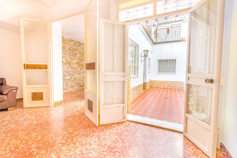 Foto b9c8072f-ad71-42d0-a0a9-75c9c995f14c. Casa a calle lirio 95 a Bollullos Par del Condado