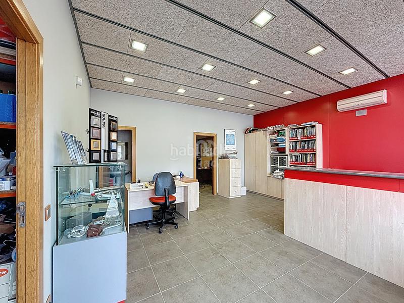 Foto 0cd0a3df-6590-4e45-a39d-1a13bb16ba2a. Local comercial a Torrelles de Llobregat