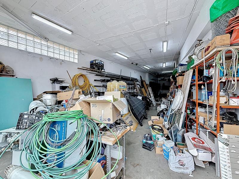 Foto 53f4f99c-fbdc-4ce4-bf13-f00d96bdc224. Local comercial a Torrelles de Llobregat
