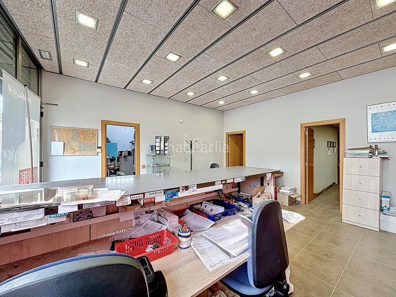 Foto ebe2f43a-f550-4459-8426-fb1ab88a9125. Local comercial a Torrelles de Llobregat
