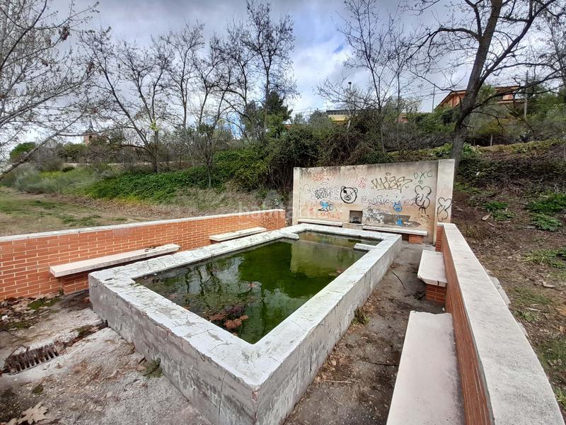 Foto 41898e09-dbc7-4b4a-a221-8fe01d299bce. Terrain résidentiel dans calle escuelas 1 1 dans Quer