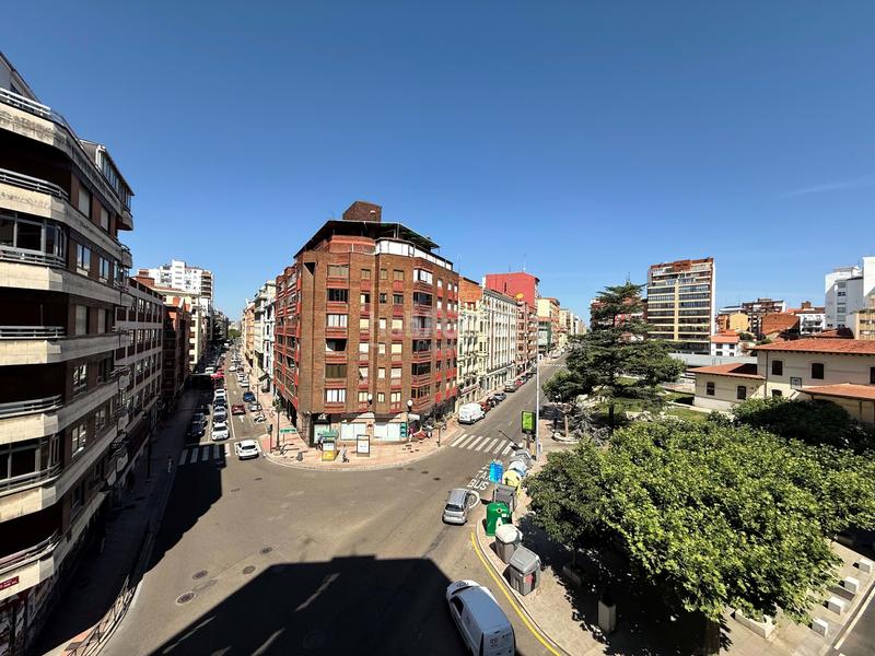 Foto 58d0076c-ec80-4f5b-afa4-d02bf0c3e987. Pis a avenida del padre isla 46 a Centro Ciudad León