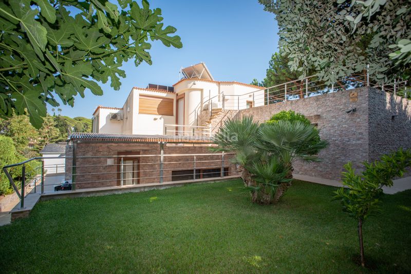 Foto 1ce8b302-c9cf-47c1-8909-ab40bb3ceb92. Casa amb calefacció aparcament piscina a Montgoda Lloret de Mar