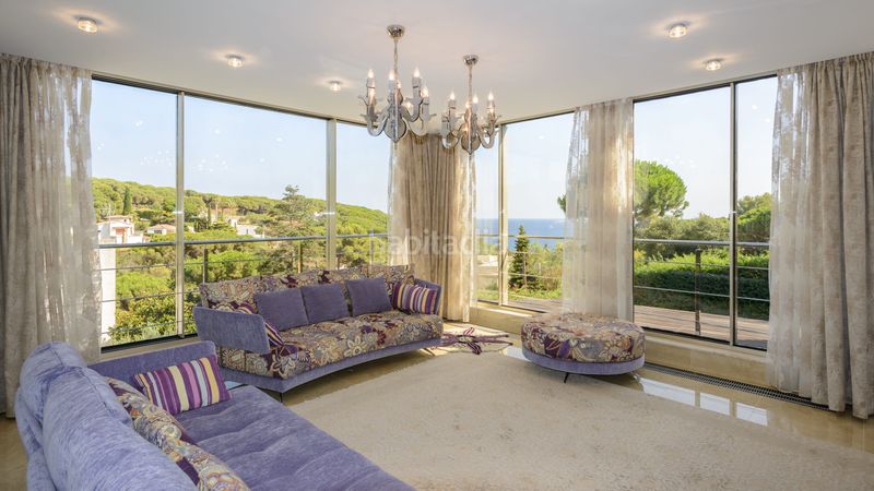 Foto df3bd57e-d56a-4bed-b6c4-a6df43f1c4a6. Casa amb calefacció aparcament piscina a Montgoda Lloret de Mar