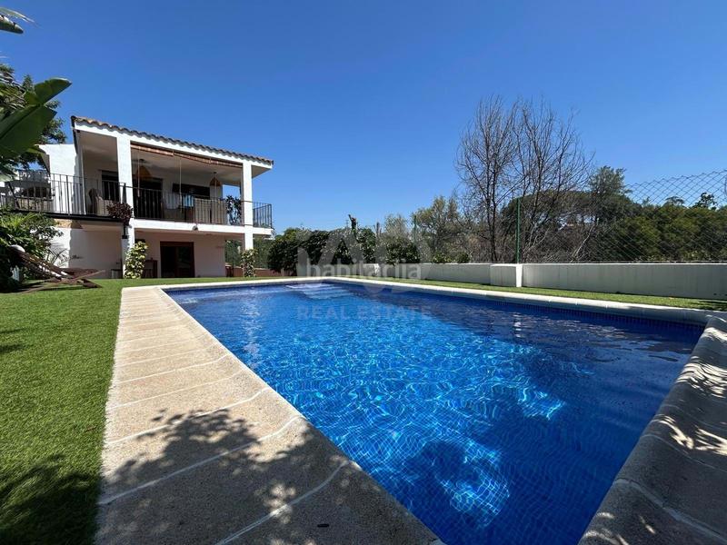 Foto 23bbe8d7-dfdd-44f9-b16b-5c23599d3f7a. Casa con piscina in Madrigal Villarreal / Vila - real