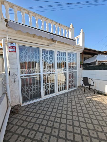 Foto d893d10a-ac53-4f1b-b9d7-aa8b3e6191fd. Casa amb calefacció a Zona Carrefour - Urbanizaciones Torrevieja