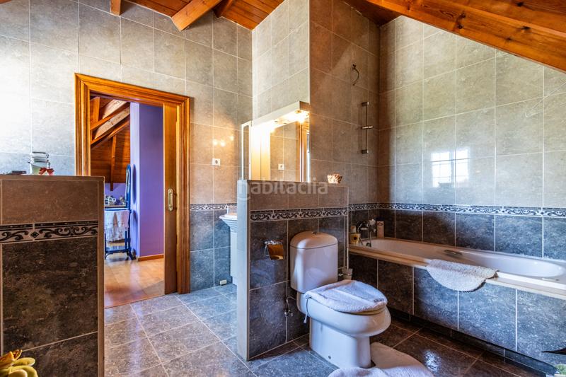 Foto 146422d7-8ddb-43dc-9b74-fb4c6c6133ed. House with parking pool in Castellarnau Sabadell