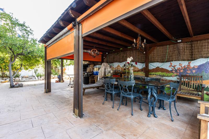 Foto af73f631-7f89-4439-932c-1ac27d1b6218. House with parking pool in Castellarnau Sabadell