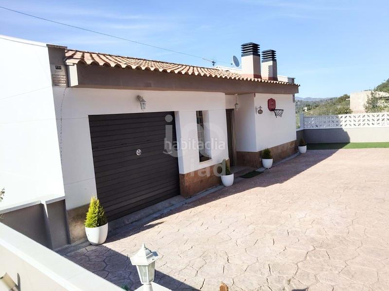 Foto 01b661de-b5bb-4b12-aa1f-06cb1131616f. Chalet con riscaldamento parcheggio piscina in costa Cunit - els jardins - els rosers Cunit