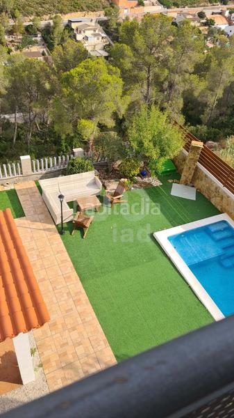 Foto 20ae0359-92d9-4db2-80c9-d3350243cb1a. Chalet con riscaldamento parcheggio piscina in costa Cunit - els jardins - els rosers Cunit