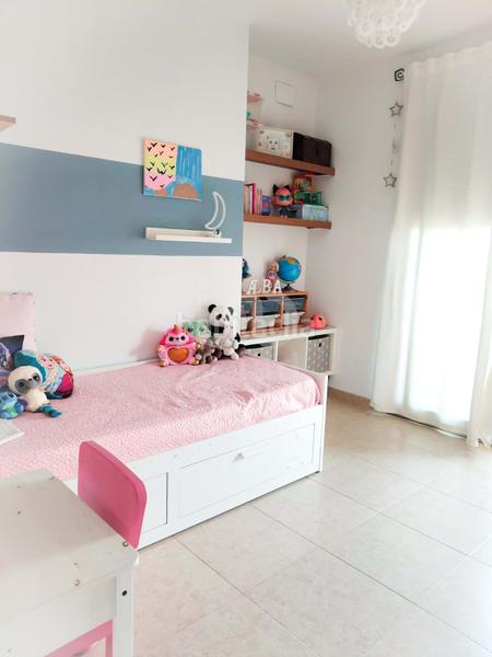 Foto 602966b5-22b8-4a43-b0c5-5c5906b57572. Chalet con riscaldamento parcheggio piscina in costa Cunit - els jardins - els rosers Cunit