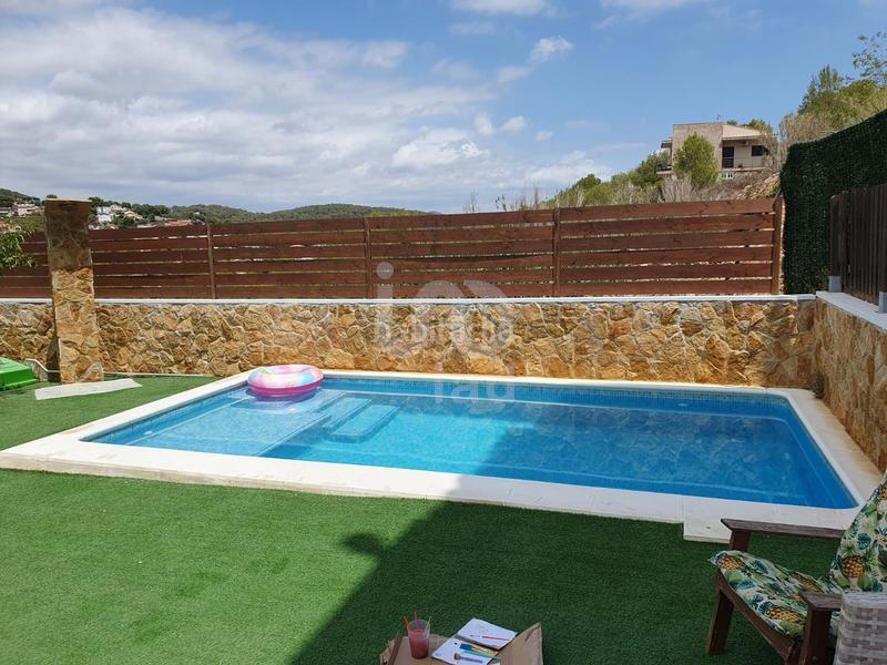 Foto 9119ebcc-5aa4-40a3-87f8-085529a64140. Chalet con riscaldamento parcheggio piscina in costa Cunit - els jardins - els rosers Cunit