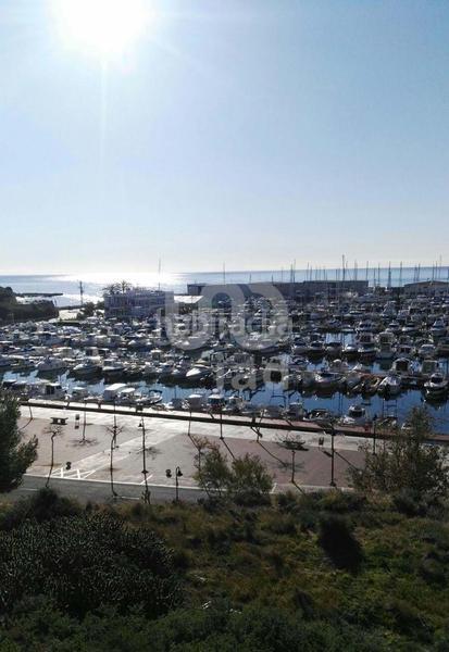 Foto b146bc4d-8574-4c2b-be82-12e71bd92326. Pis amb aparcament piscina a Campello Playa Campello (el)