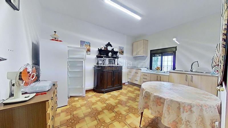 Foto 0c82a259-be90-4fc9-8c65-790878d450b7. Edificio en Ruidera