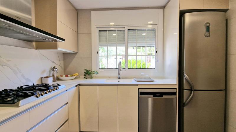 Foto fc371cf6-3812-400f-bf71-bb2d27c781a3. House with heating parking pool in costa Cunit - els jardins - els rosers Cunit