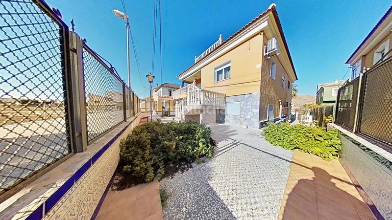 Foto 816740e3-b402-4439-8bca-4d4211f2d96f. Haus mit heizung parking in Orihuela ciudad Orihuela