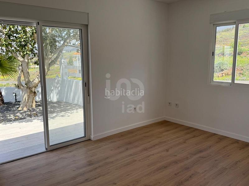 Foto 5e9bc285-3997-4b51-b375-9689852d0b71. Casa con riscaldamento piscina in Arona pueblo Arona