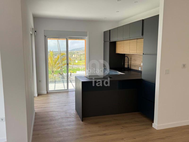 Foto 6fc0f049-82ca-458a-a6f8-8384ee0a6586. House with heating pool in Arona pueblo Arona