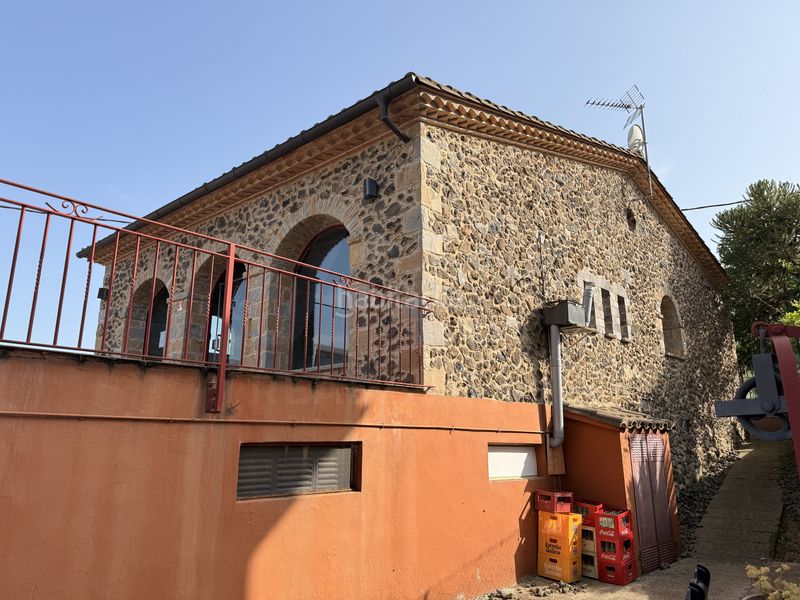 Foto 3c2cae41-aac9-4a23-827c-f76a05bfa572. Local comercial a Planes d´Hostoles (Les)