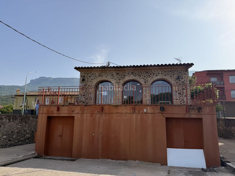 Foto 5f5cacc3-650e-4427-ada5-3be4245ab8b0. Local comercial a Planes d´Hostoles (Les)