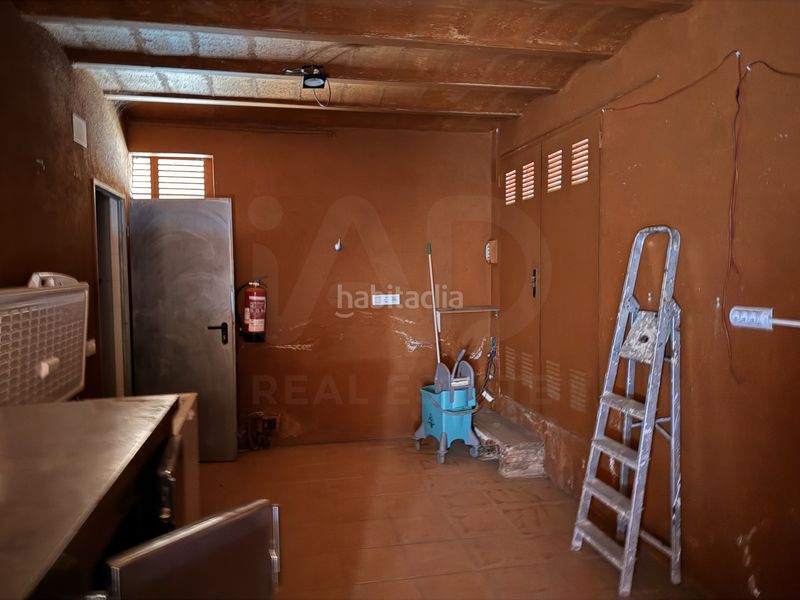 Foto b202b191-4977-4eff-a204-5b5a7a8b2be9. Local comercial a Planes d´Hostoles (Les)