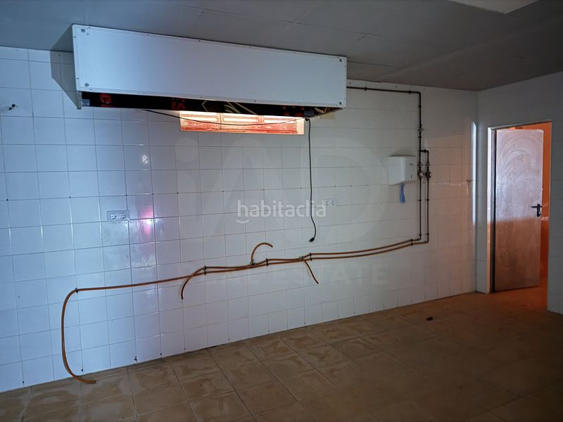 Foto ca7bb316-add2-4c72-9958-018d3294b5f8. Local comercial a Planes d´Hostoles (Les)