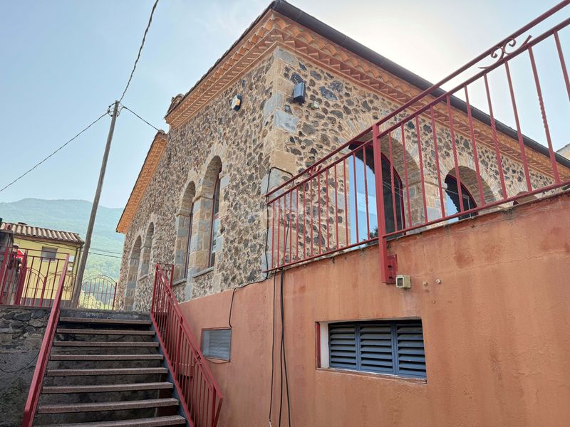 Foto ce3f4904-24ae-4b83-bb93-c90231885444. Local comercial a Planes d´Hostoles (Les)