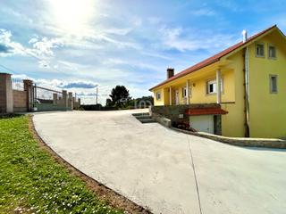 Reihenhaus in Coirós