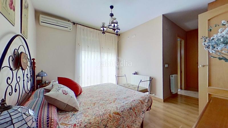 Foto dffadd47-ddf6-4b1a-9df8-9056ba5ba2cf. Casa amb calefacció aparcament a Centre Vendrell (El)