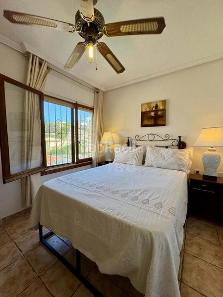 Foto 53ff1dd2-ad63-4b98-9bfb-e3a4823e2c72. Casa amb calefacció aparcament piscina a Pueblo Español-Coveta Fumá Campello (el)