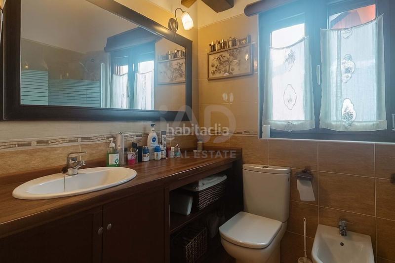 Foto 520a8958-7cc1-4265-a443-348124f43b5d. Casa amb calefacció aparcament a Suances