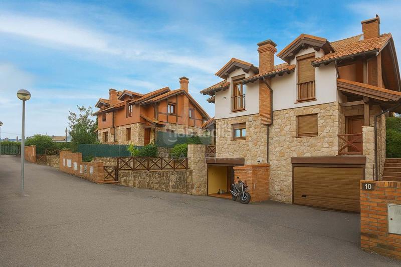 Foto 7f61cf24-c764-4dcd-9437-773e3dff8f7e. Casa amb calefacció aparcament a Suances