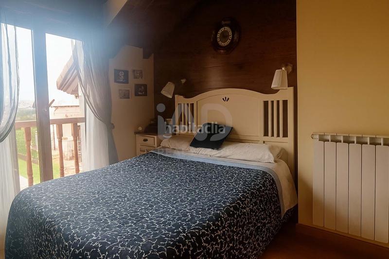 Foto dab7b535-4ebf-4d60-8c74-21749a1e77a8. Casa amb calefacció aparcament a Suances