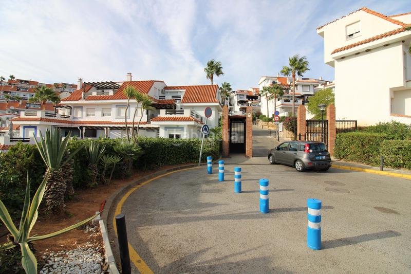 Foto 5f36ae8c-96c0-40cf-899e-eb9dfceba372. Pis amb aparcament piscina a Alcorrín Manilva