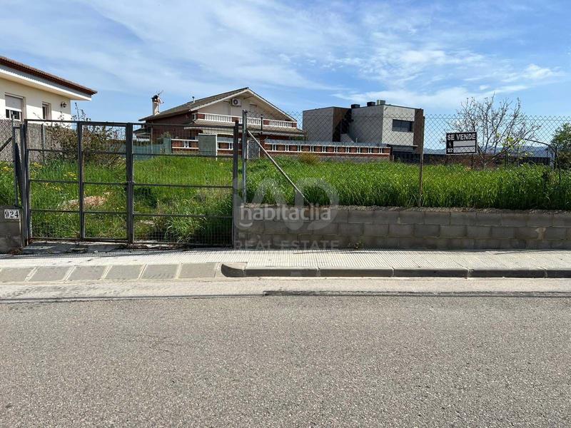 Foto 8ec115ee-8dd1-45ad-890c-204e0985b699. Terreno residencial en ur mas planoy 2 c/ametllers en Castellgalí