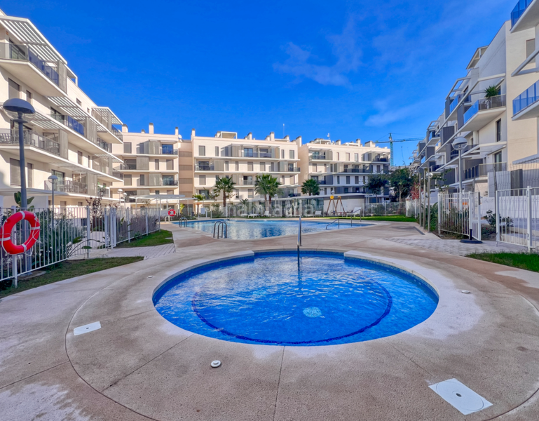 Foto 90087488-f200-45da-875f-705c3b19468a. Lloguer àtic amb aparcament piscina a El Montgó Dénia