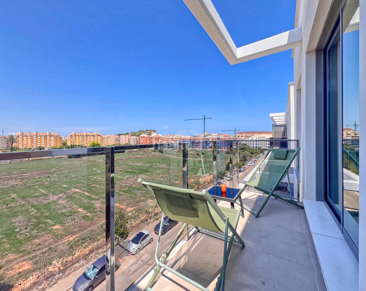 Foto c1e09a4c-1265-438e-8ad8-95a74852efd8. Location attique avec parking piscine dans El Montgó Dénia