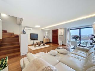 House in Grove (O)