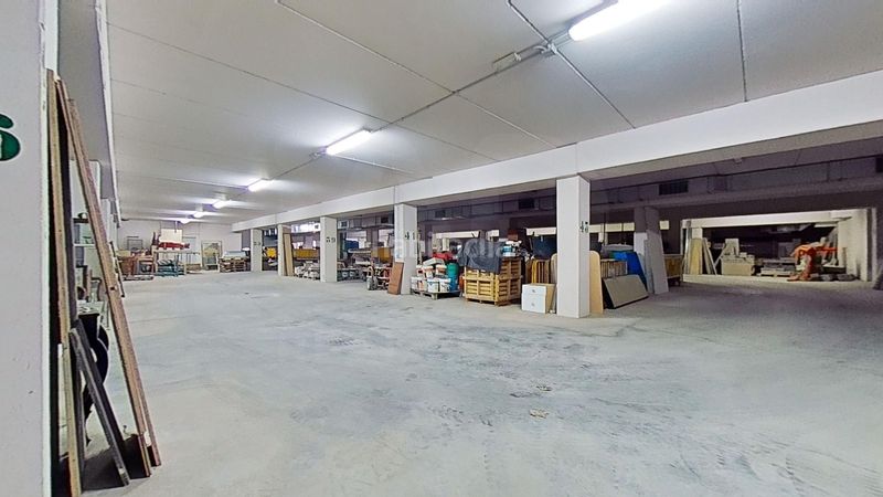 Foto 315c0652-4269-46b7-a372-e9aeca037bf6. Local comercial a Espluga de Francolí (L´)