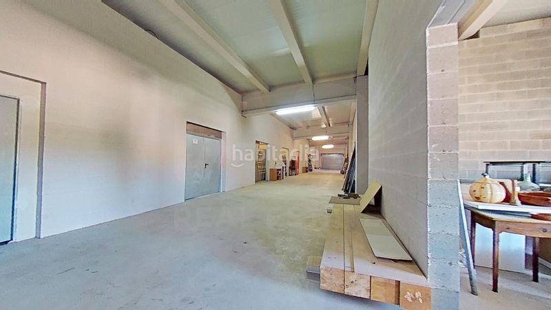Foto b485c789-3c5b-49eb-9a99-e69905f37350. Local comercial a Espluga de Francolí (L´)