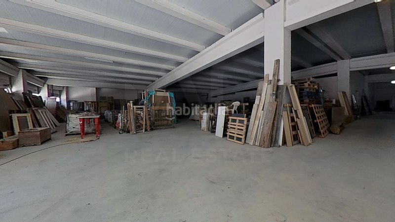 Foto b828a15a-c2ca-4699-84f3-5048b590945b. Local comercial a Espluga de Francolí (L´)