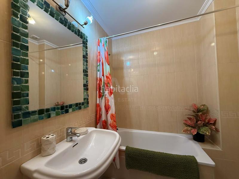 Foto b4cad91e-b2f5-499a-97ed-17020c63e252. Flat with heating parking in Lepe